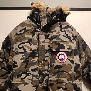 Canada Goose Expedition Parka Men large Coastal Grey Camo